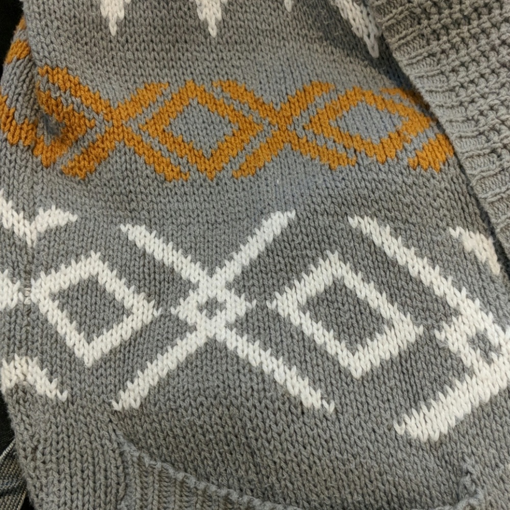 Sweater - Picture 3 of 3